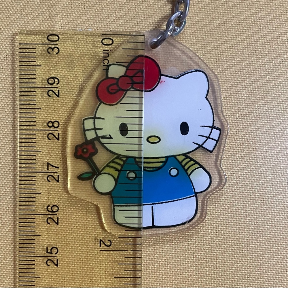 New Hello Kitty Keychain - Picture 5 of 6